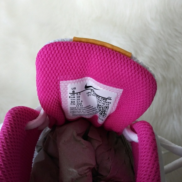 Nike Tanjun Womens Sneakers - Picture 7 of 8